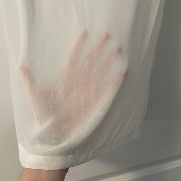 Lightweight white 7 for all mankind shirt with sheer back! - Picture 3 of 4